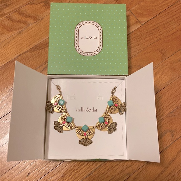 Stella & Dot Necklace - Picture 1 of 2